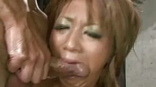 硬核三人组场景，泽木朱莉大胸涂满油舔舐，带来激情口交